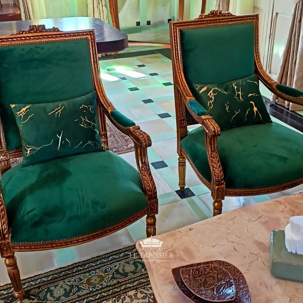 Paire fauteuils Louis XVI restaurés velours vert bois doré Paire fauteuils Louis XVI restaurés velours vert bois doré
